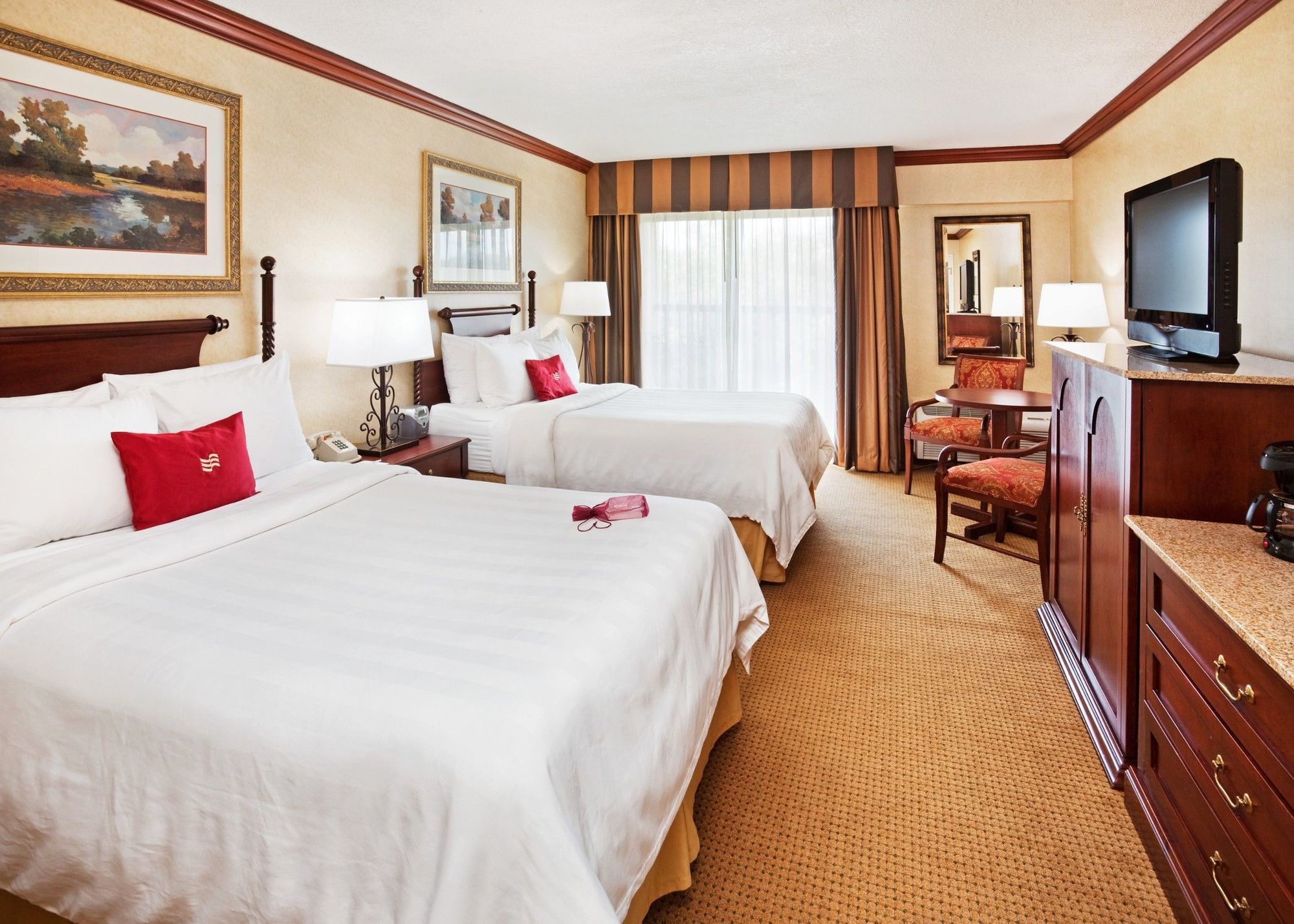 คราวน์ พลาซา รีสอร์ต แอชวิลล์ Hotel ภายนอก รูปภาพ
